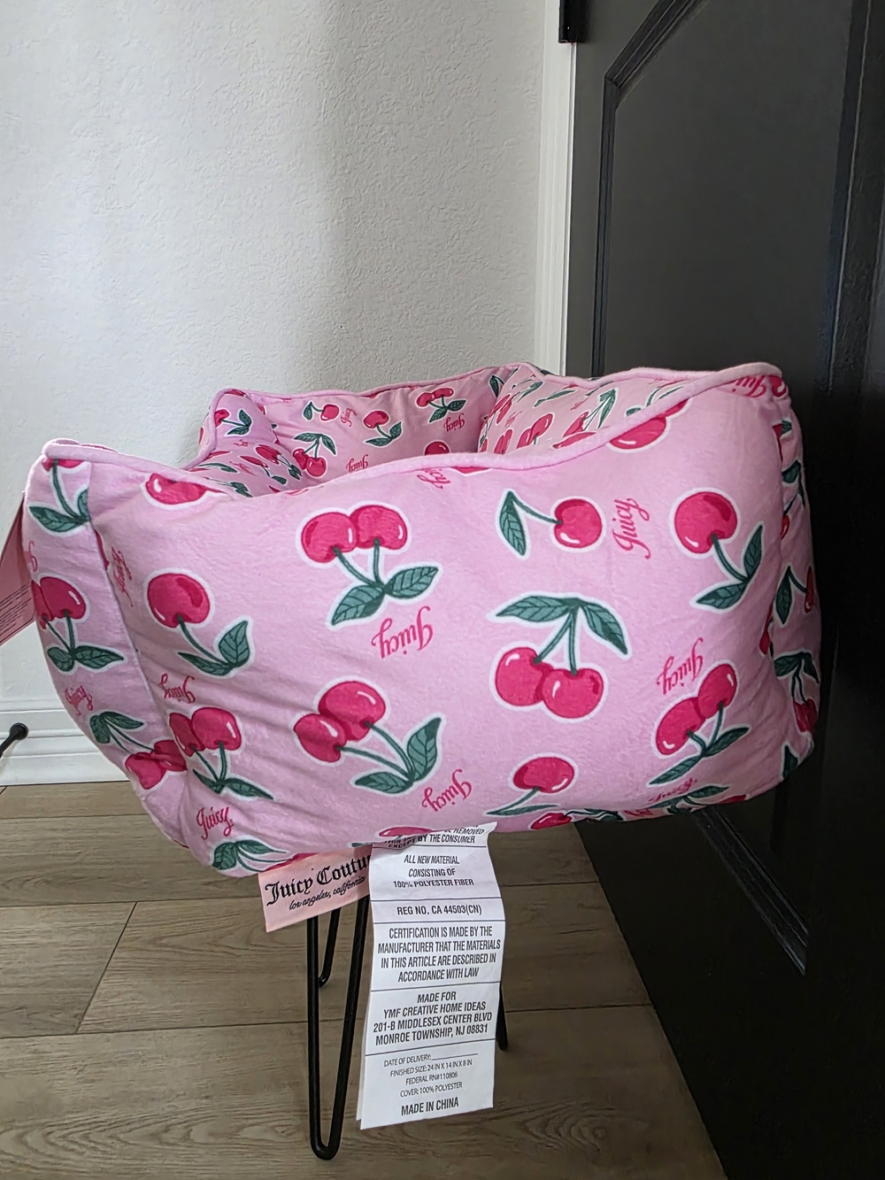 NWT Juicy Couture Pink Cherry-Print Velour Pet Bed - Picture 2 of 3